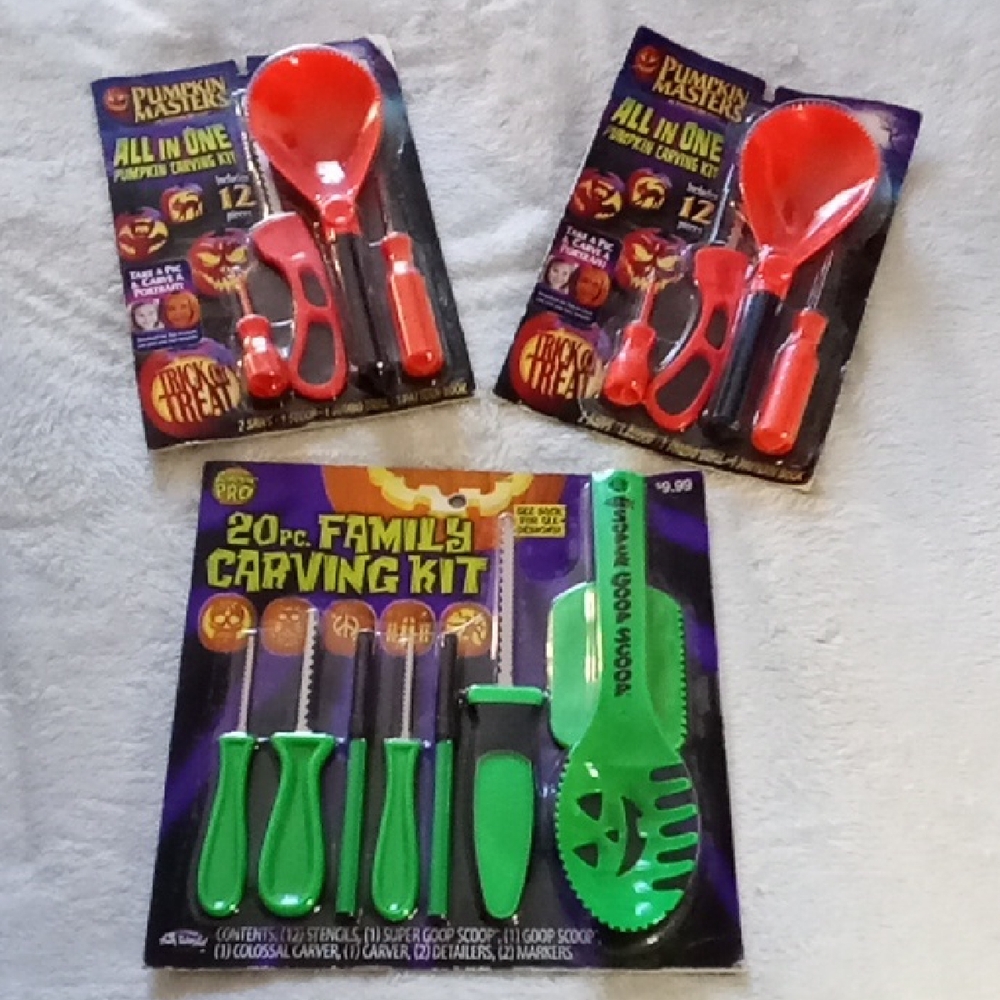 3 CARVING KITS BRAND NEW IN PACKS! GET YOUR PUMPKINS READY!